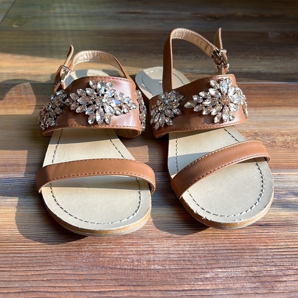 BCBGeneration sandal size 7M/37 - Picture 5 of 7